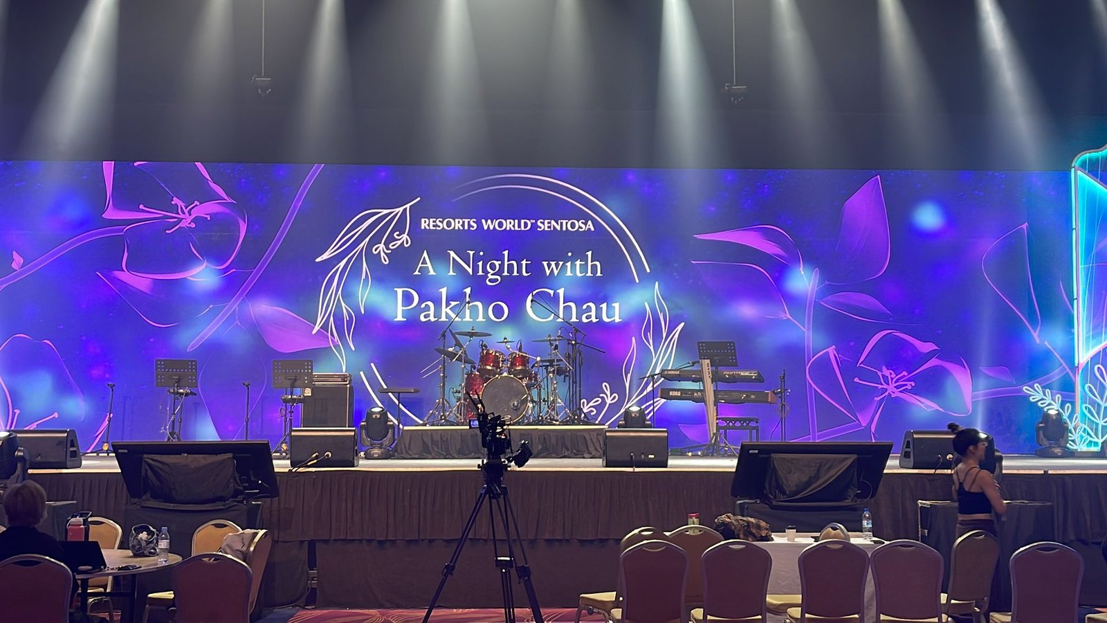 A Night with Pakho Chau: the lotus artwork across the full LED wall